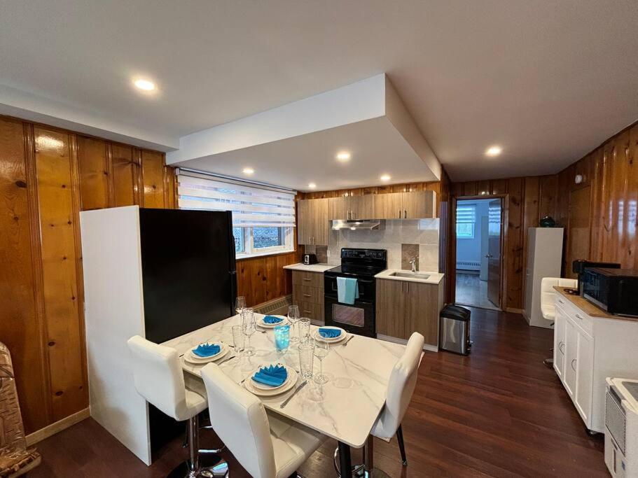 Cozy Spacious Work Friendly Lotus With Garden View High Speed Free Wi Fi And Parking Adjacent To Downtown Montréal Exterior foto
