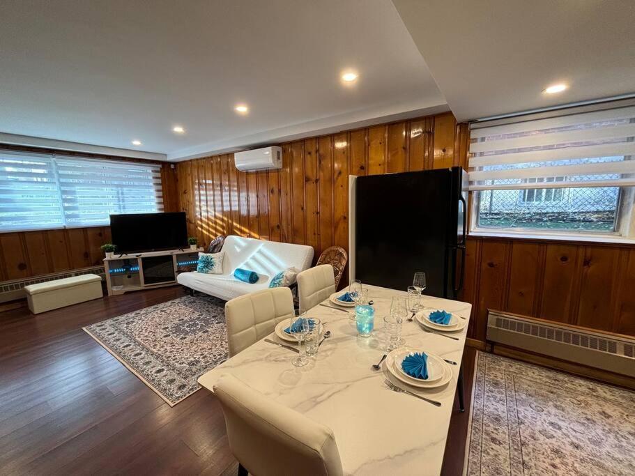 Cozy Spacious Work Friendly Lotus With Garden View High Speed Free Wi Fi And Parking Adjacent To Downtown Montréal Exterior foto